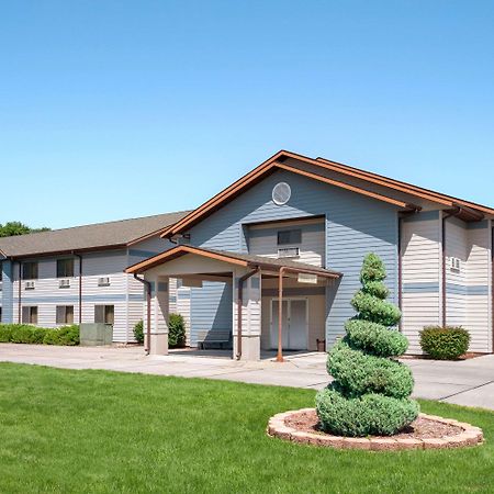 Travelodge By Wyndham Morrill Εξωτερικό φωτογραφία