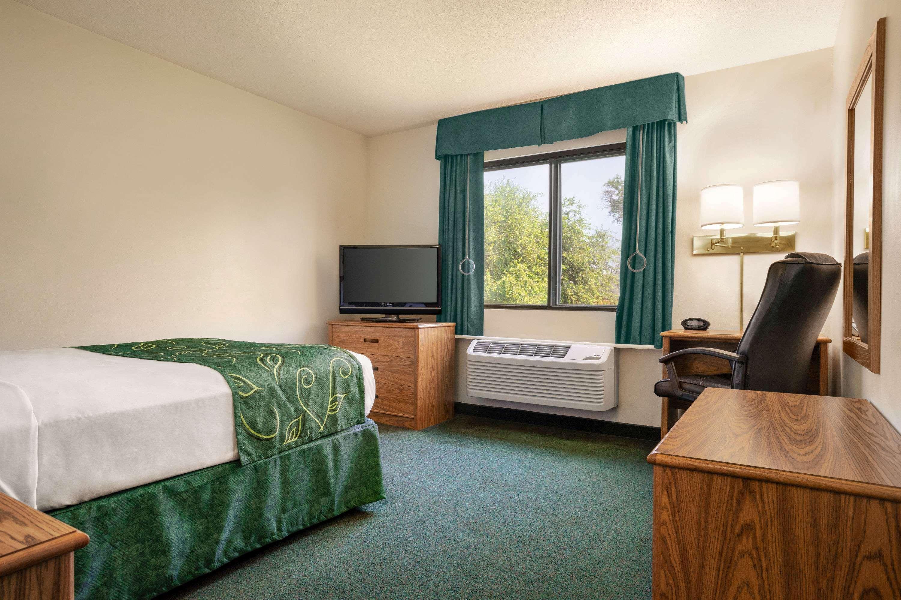 Travelodge By Wyndham Morrill Εξωτερικό φωτογραφία